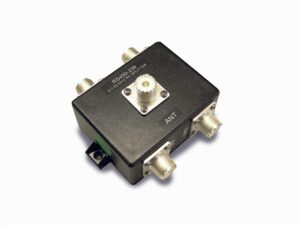 4-WAY HF ANTENNA SPLITTER COMBINER RX 50 Ohm 0.1-50 MHz, RS450-239